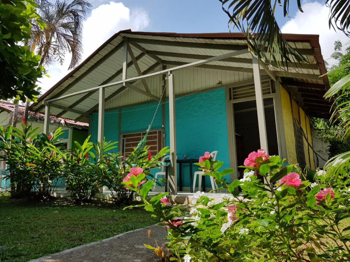 Cabanas Los Almendros Capurgana Exterior photo